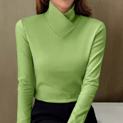 Charo | Elegant Turtleneck Fit